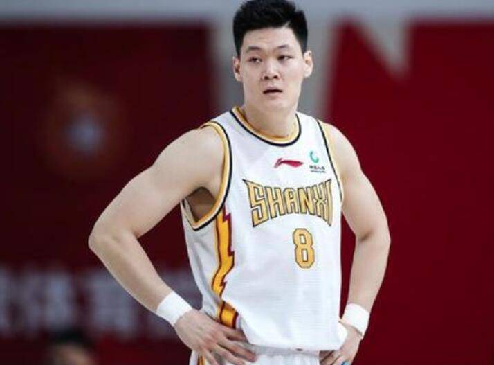 马约拉尔：被西班牙征召是我的目标；本泽马总会鼓励我（马约拉尔：目标是入选西班牙队，本泽马始终在鼓励我）