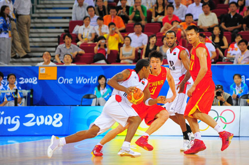 曼晚：曼联正在加紧追逐安德森，并希望与卡塞米罗降薪续约（曼晚：曼联加快引进安德森步伐，拟与卡塞米罗降薪续约）