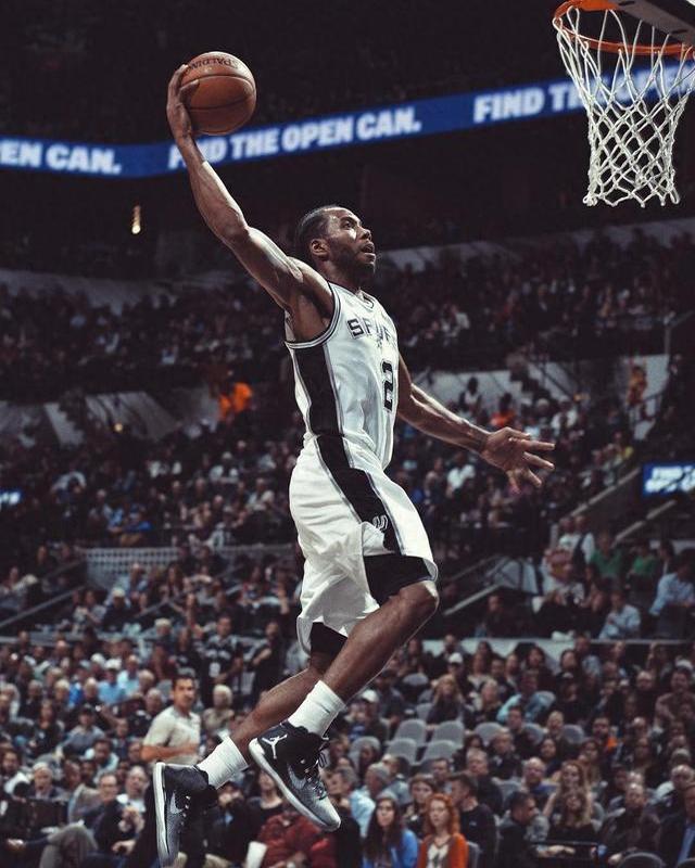 对阵都灵时的这粒任意球，至今仍让红黑军团球迷津津乐道（对都灵那记任意球，至今仍令红黑军团球迷回味无穷）