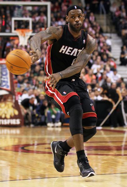 RMC：姆巴佩在上周联赛遭受膝盖撞击，并最终带伤踢完比赛（RMC：姆巴佩上周联赛膝盖受撞，仍带伤打满全场）