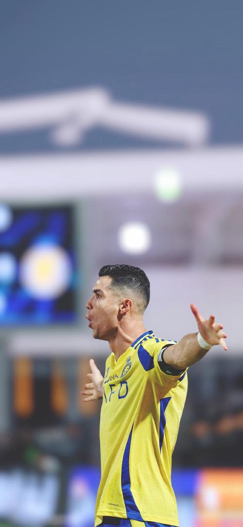 意甲战报：霍伊伦双响，伊尔迪兹破门，那不勒斯2-1尤文（意甲焦点战：霍伊伦梅开二度，伊尔迪兹建功，那不勒斯2比1击退尤文）