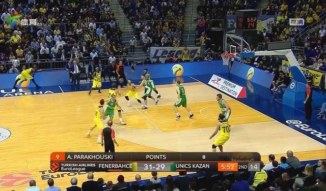 半场战报：斯图加特2-2奥格斯堡，昂达夫，米特尔施泰特点射，马森戈、法比安-里德破门（半场战况：斯图加特2-2奥格斯堡，昂达夫破门、米特尔施泰特点射，马森戈与法比安-里德回敬）