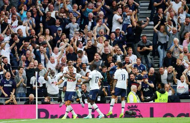 门将整场都在上演神迹（门将全场神勇发挥）