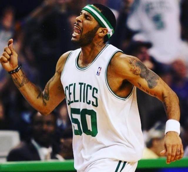 埃斯特旺：安帅在很多方面都帮了我，比赛后还给了我一个拥抱（埃斯特旺：安帅对我帮助良多，赛后还给了我一个拥抱）