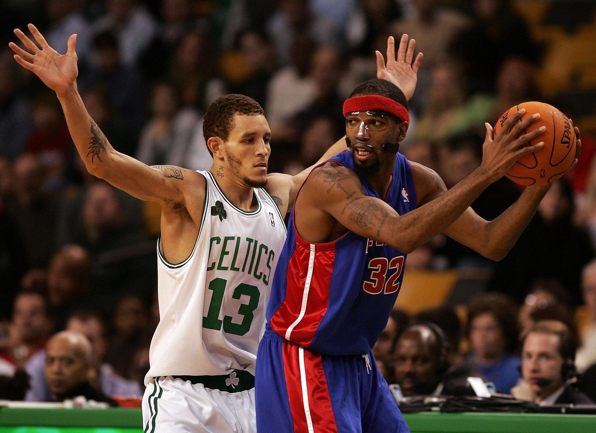 为红魔在英超主场破门！达洛特成为第四位达此成就葡萄牙球员（达洛特英超主场为曼联破门，成队史第4位完成此壮举的葡萄牙球员）