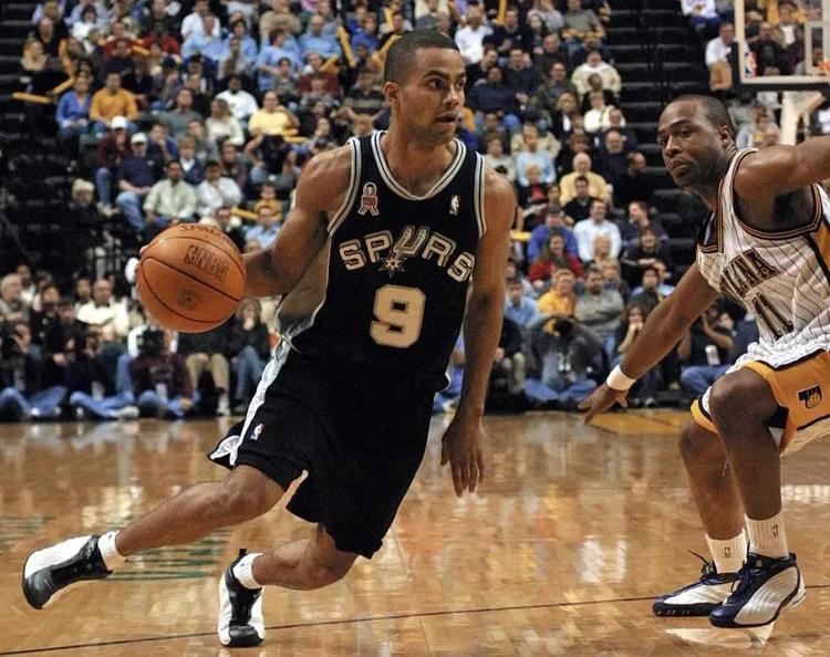 皮西利女友透露自己曾被前男友虐待：不要让别人控制你（皮西利女友自述曾遭前任虐待：别让他人掌控你）