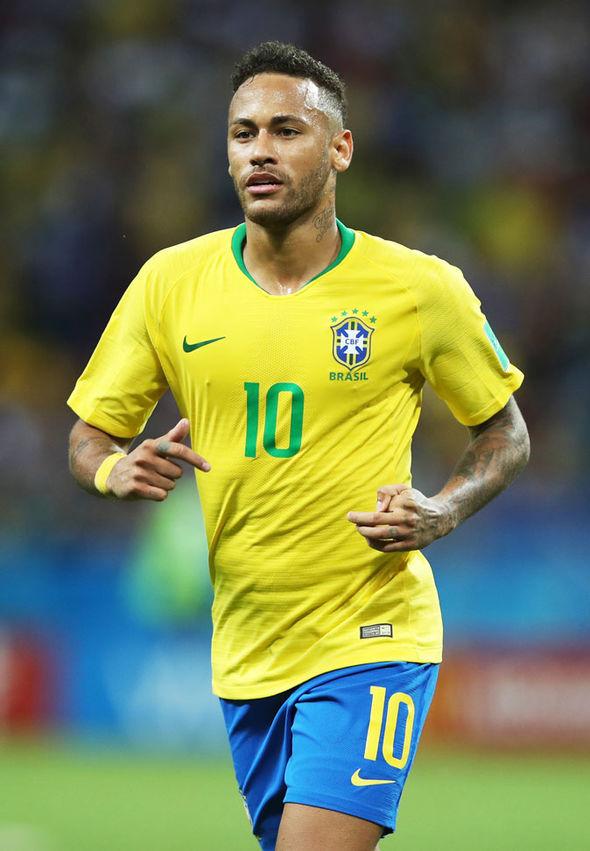 西蒙斯：我们向球迷展示了球队的能力；希望在热刺创造历史（西蒙斯：球队实力已展现给球迷，盼在热刺书写新篇章）