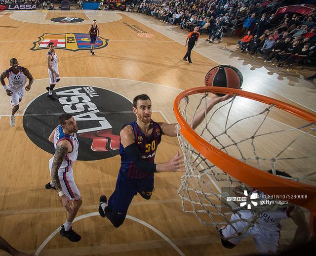 篮球篮网更新战术板，全队轮转更灵活（篮网优化战术体系，球队轮换更灵活）