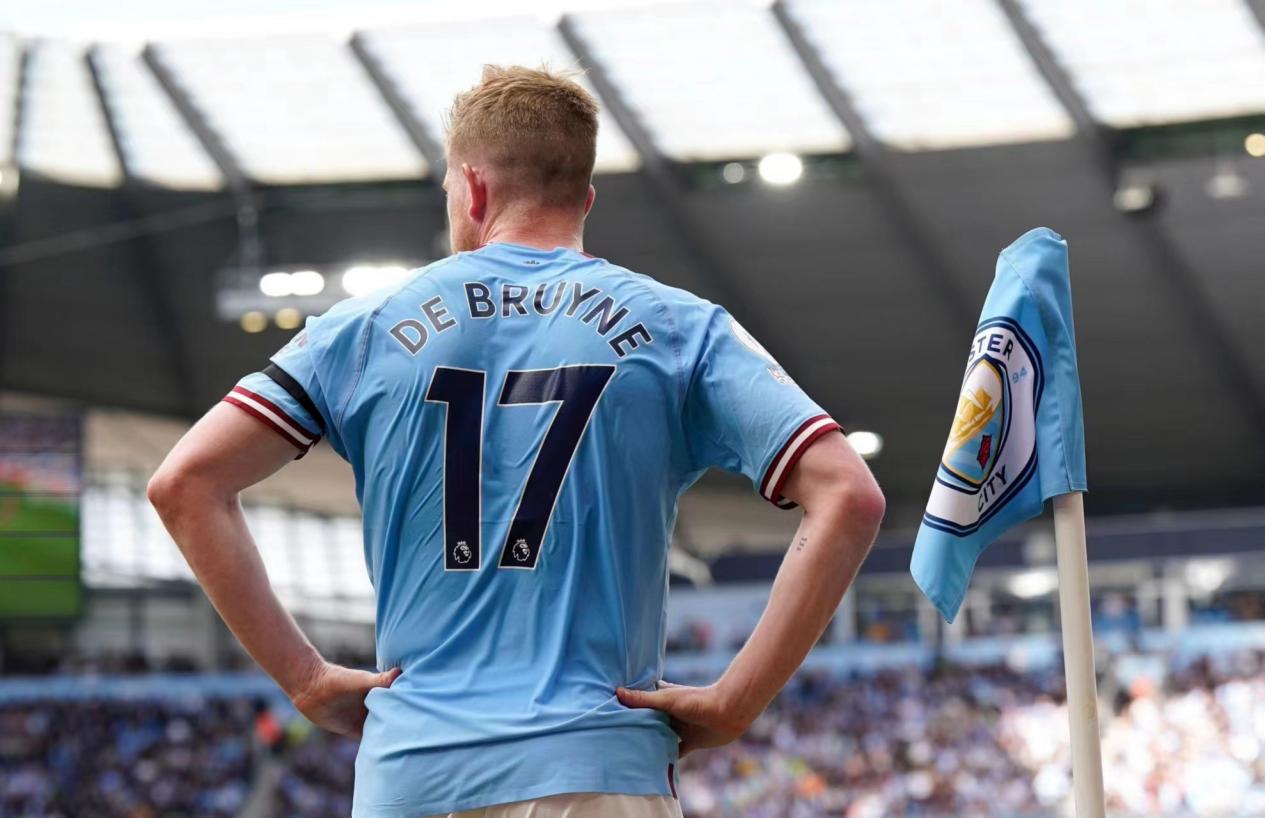 经纪人：因西涅仍配得上高水平联赛，拉齐奥对他感兴趣（经纪人称因西涅仍具顶级联赛竞争力，拉齐奥有意引进）