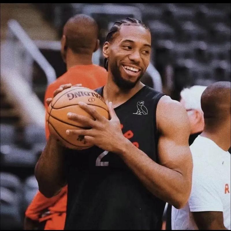 辽宁男篮在CBA杯赛中爆冷输给江苏男篮，外援选择引发争议，球迷对阵容实力和磨合表示不满。（CBA杯冷门：辽宁不敌江苏，外援选择惹争议，球迷质疑阵容实力与磨合）