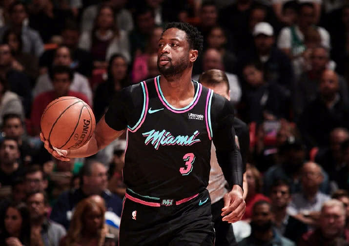 利物浦欧冠小组赛关键战平切尔西（欧冠小组赛焦点之战：利物浦与切尔西战成平局）