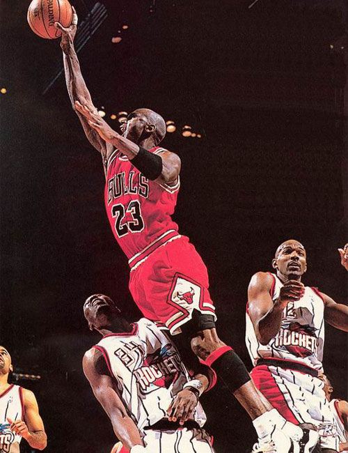 瓜达拉哈拉抽中巴萨后狂欢如夺冠（抽到巴萨，瓜达拉哈拉欢庆仿佛已夺冠）